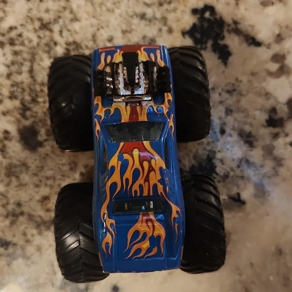 Hotwheels 4X4 monster truck car 1:64 scale